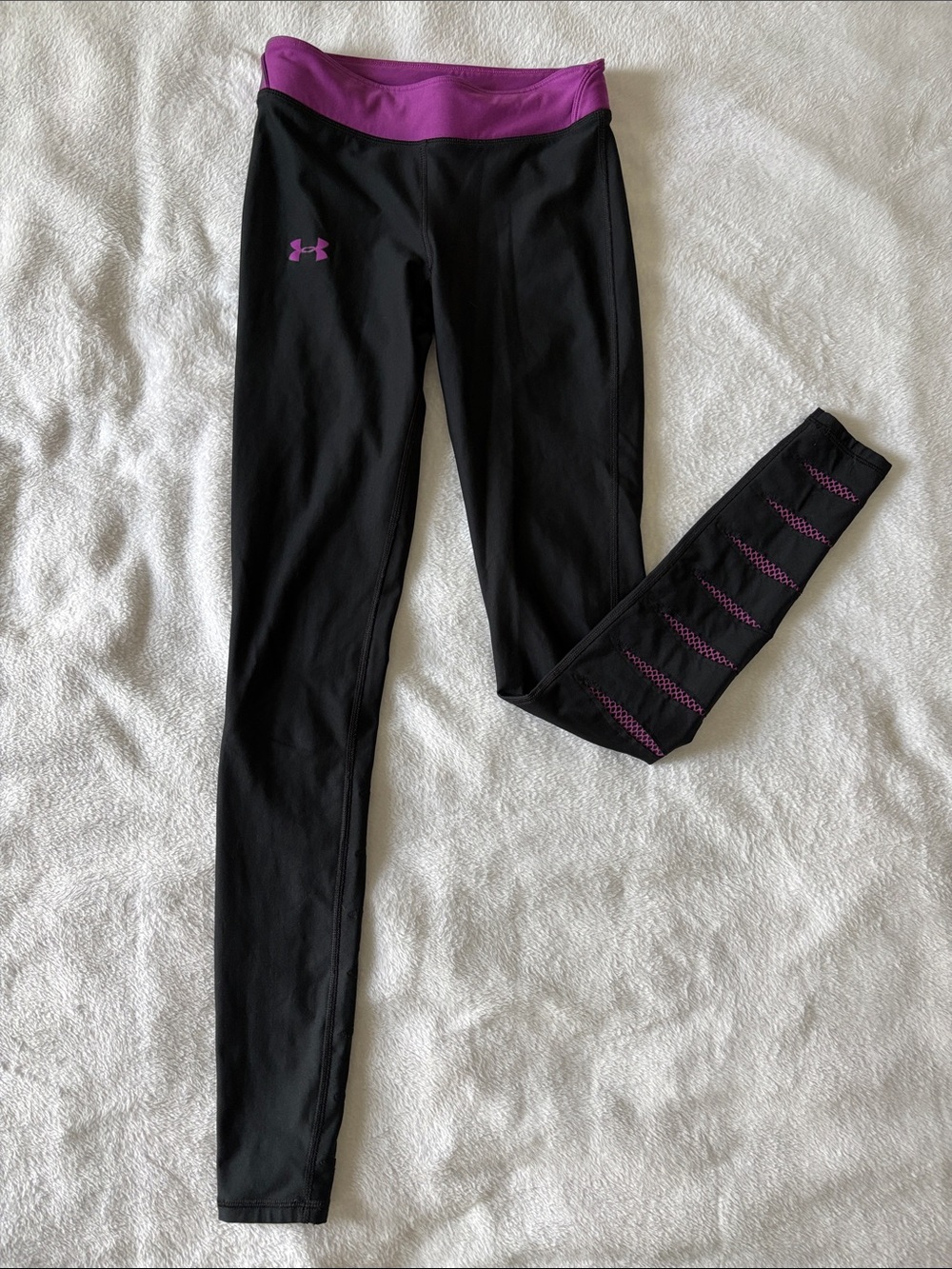 Under Armour COLDGEAR Fitted Black Leggings with Purple Accents